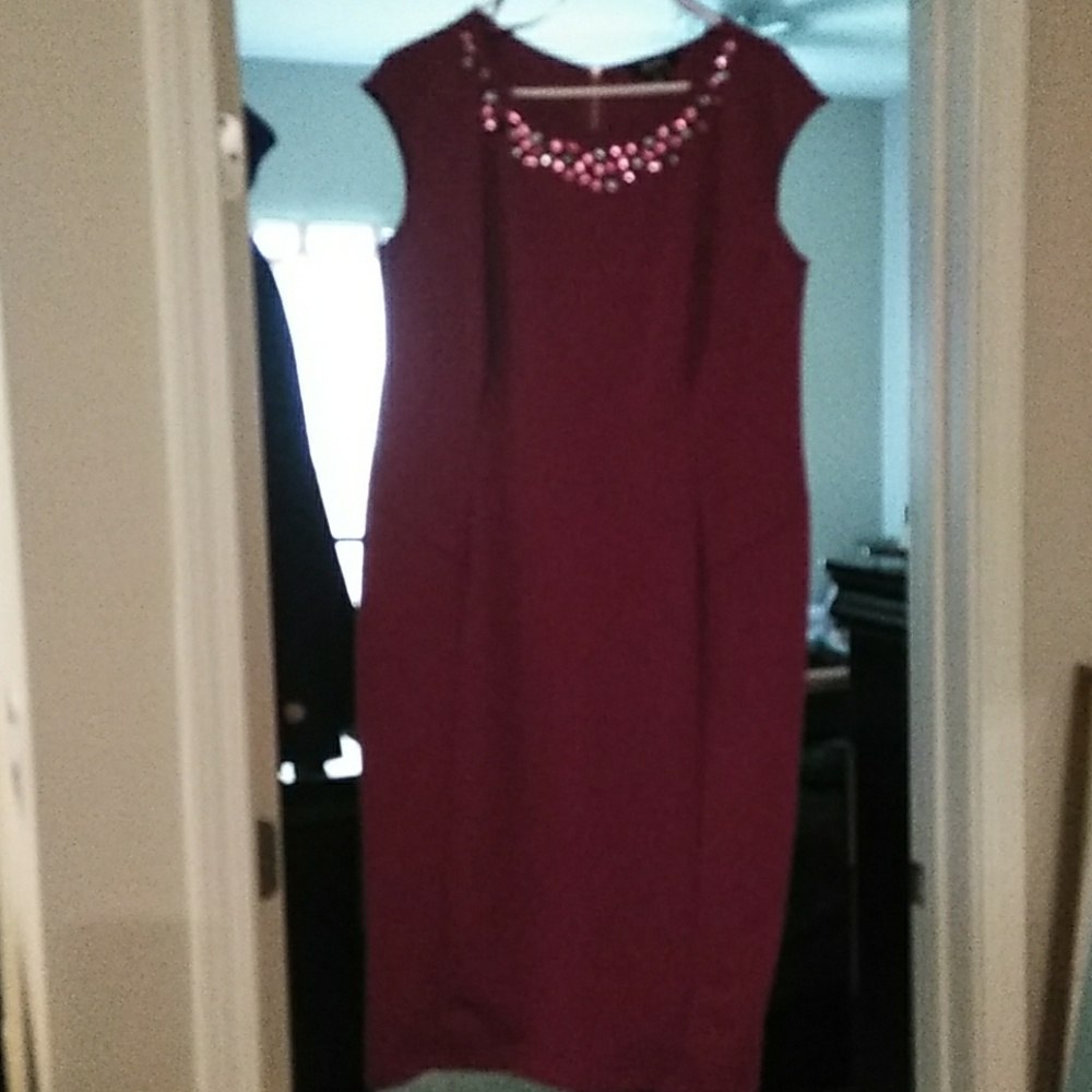 Dress beeded neckline